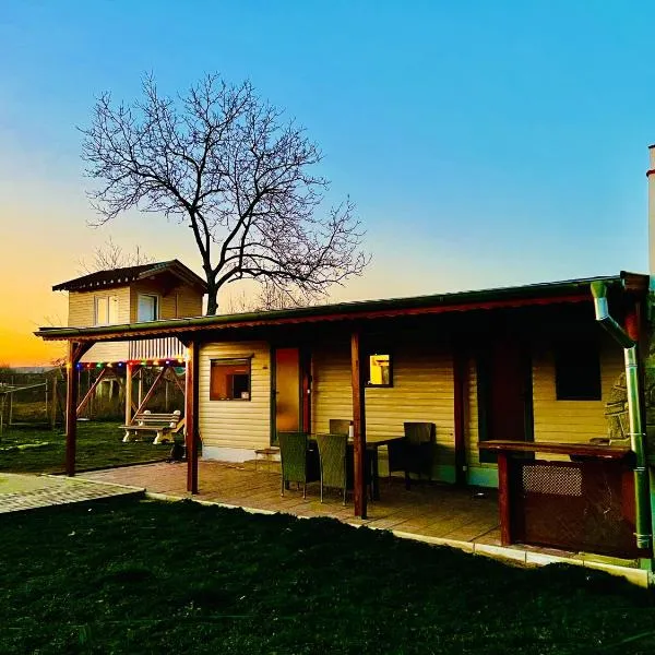 Caravans 10 min to Tsonevo Lake & 35 min to Black Sea, hotel in Cherni Vrŭkh