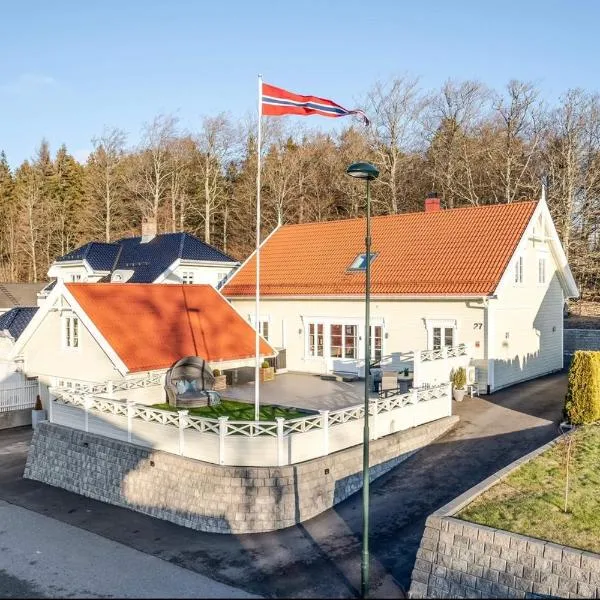 라르비크에 위치한 호텔 Modern, small appartment