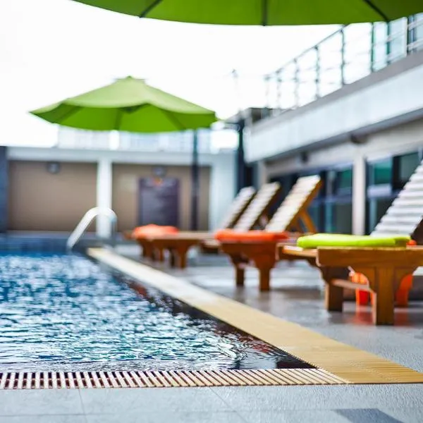 The Plimplace Hotel, hotel a Bang Su
