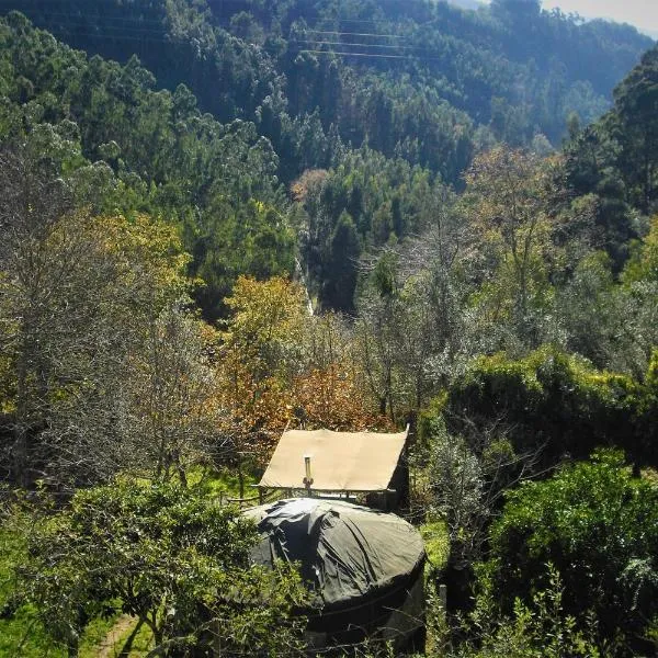Green Man yurt, hotel v destinaci Penela