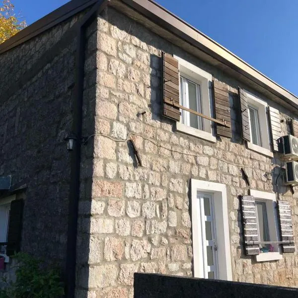 Family Stone house with magical Sea View，位于Kaluđerac的酒店