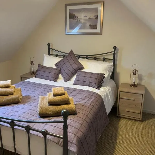 Traditional 2 bed croft, hotel en Portskerra