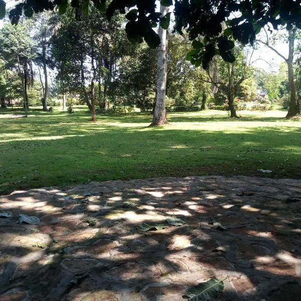 Philo Leisure Gardens, hotel v destinaci Kalangala