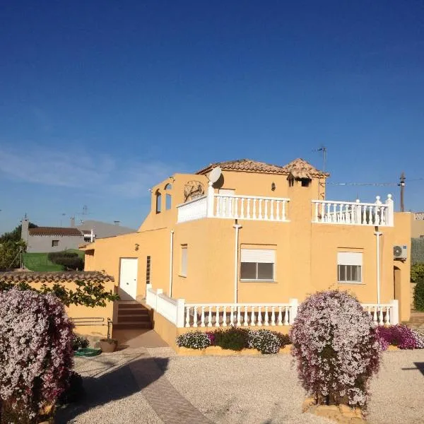 Pete's Place, Hotel in La Marina