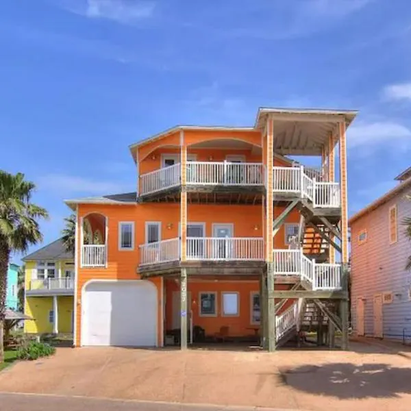 7 Bedroom Home STEPS TO THE BEACH With 4 Patios and Pool! Sleeps 20, hotel v destinaci Port Aransas