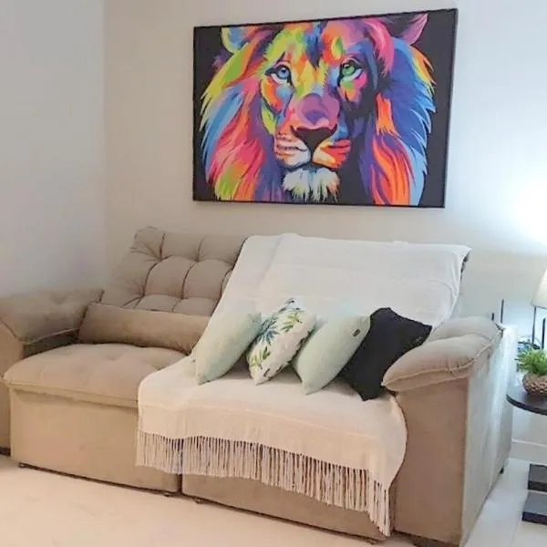 Apartamento CONFORTO prox do SHOPPING NAÇÕES prox ABBA Church - cozinha completa - Ar condicionado - WiFi - Smart Tv 32' - Youtube e Apps - estacionamento privado - Portaria 24h - Acomoda até 8 pessoas - Anfitriã SuperHost no BNB 5 Estrelas, hotel in Criciúma
