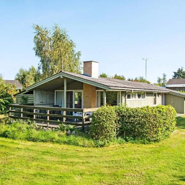 6 person holiday home in Glesborg, hotel a Brøndstrup