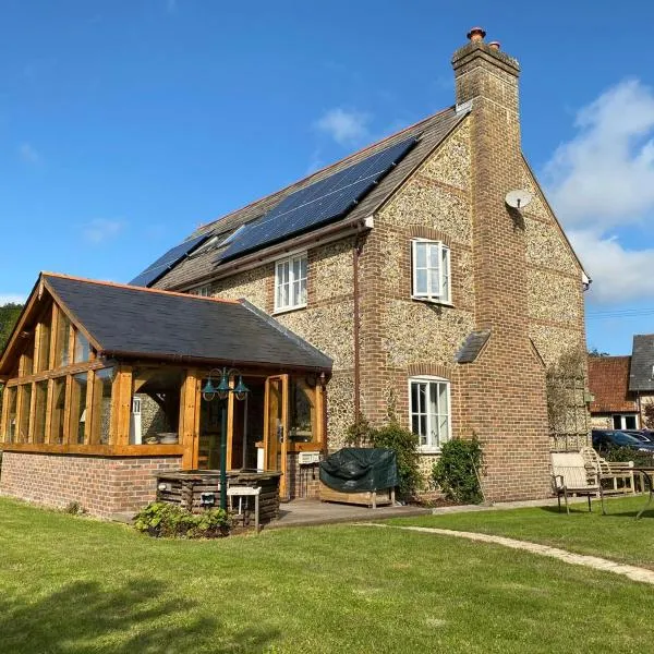 Eco-friendly Dorset cottage with spa set in heart of countryside, hotel in Sydling St Nicholas