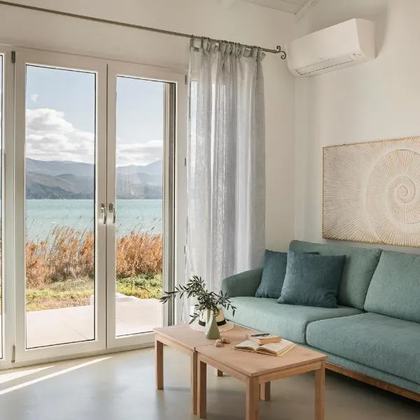 Apollonides Seafront Villa1 Aoede, Hotel in Lixouri