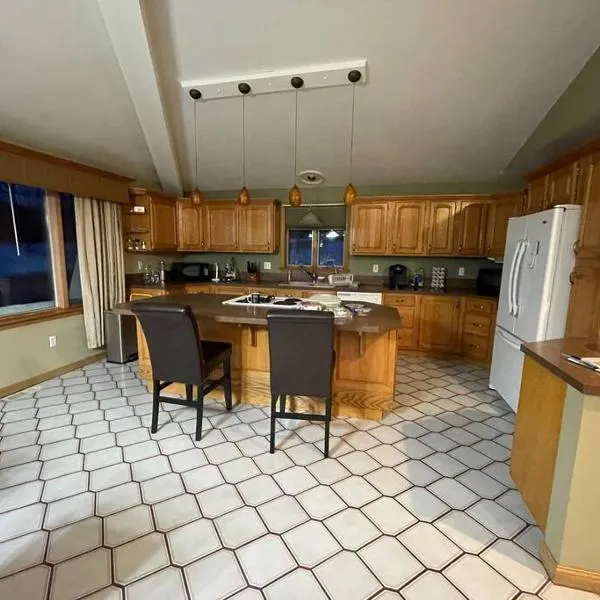 Luxury 3-Bedroom home, hotel v destinaci Caribou