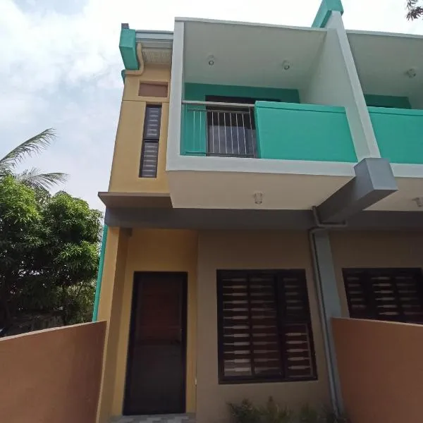 2-Storey Rental Unit w/ Garage in Balanga Bataan, hotel v destinaci Tinajero