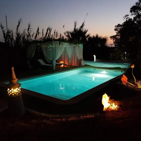 Romance Valdareina, Piscine chauffée, Bénagil-Carvoeiro, hotel v destinaci Carvoeiro