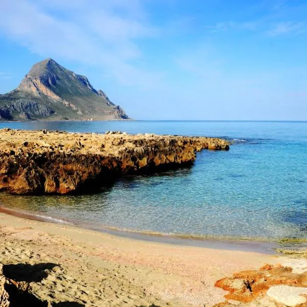 Terra d'amare, hotel i Castelluzzo