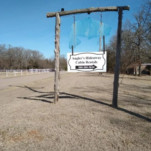 Anglers Hideaway Cabins Extended Stay, hotel in Mead