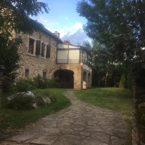 Gîte à la campagne, hotel in Manhac