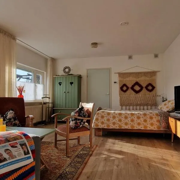 B&B Ut Kantuurke, hotel v destinaci Neer
