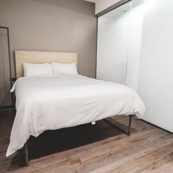 SOVA Micro-Room & Social Hotel, hotel v destinaci Dallas