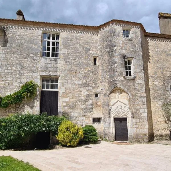 Château de Bouniagues, hotel in Saint-Capraise-dʼEymet