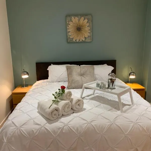 Modern, City Centre, Studio Apartment with FREE WIFI, GYM ACCESS, NETFLIX - West One, hotel v destinaci Sheffield