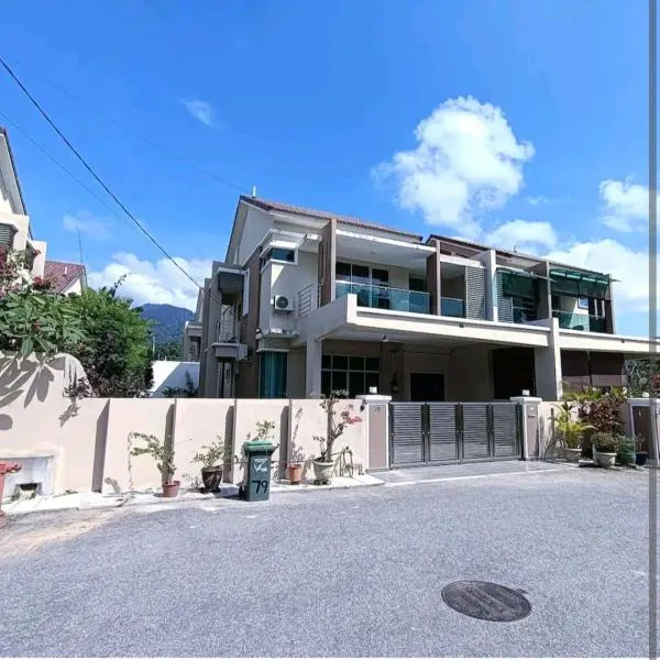 IMPIAN STAY #1 #15pax Semi Bungalow House半独立別墅, hotel in Kuah