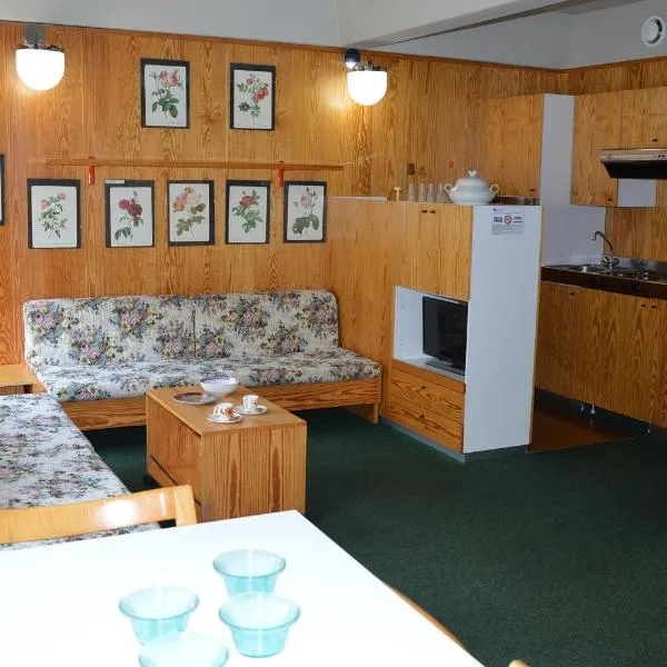 Appartamenti Vacanze Casa -Residence Albare - check in Vacanze Casa - Marilleva 900, hotel v destinaci Marilleva