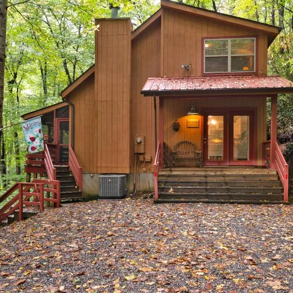 Fernbrook Treehouse, hotel in Maggie Valley