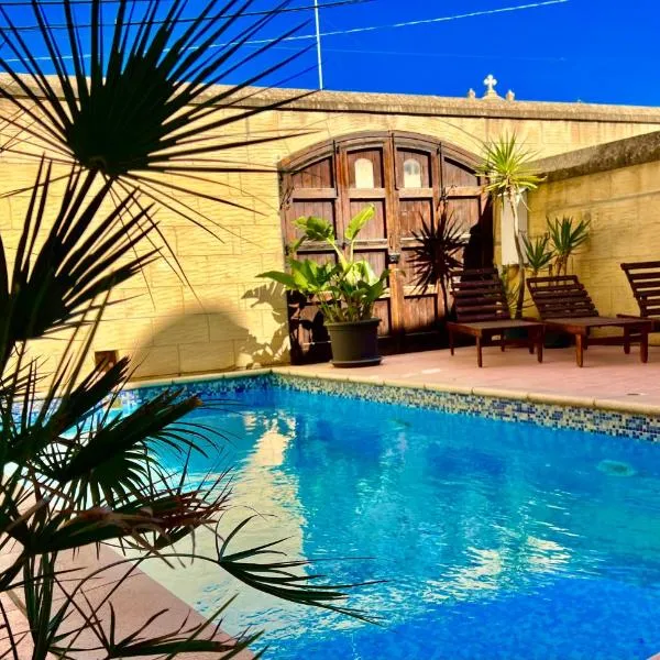 Grotto's Paradise B&B, hotel em Għarb