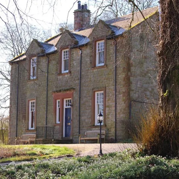 Woodlands Country House & Cottage, hotel in Wigton