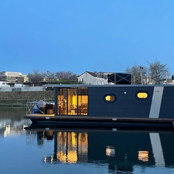Hausboot Lore, hotel in Duisburg