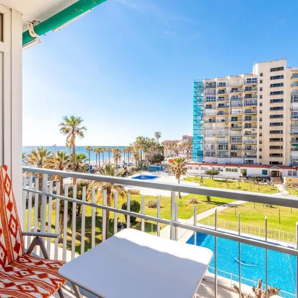 Sunny Seaside Apartment, hotell i Arroyo de la Miel