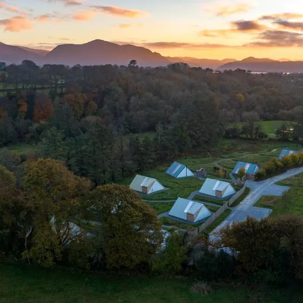 Killarney Glamping at the Grove, Suites and Lodges, hotelli Glenfleskissä