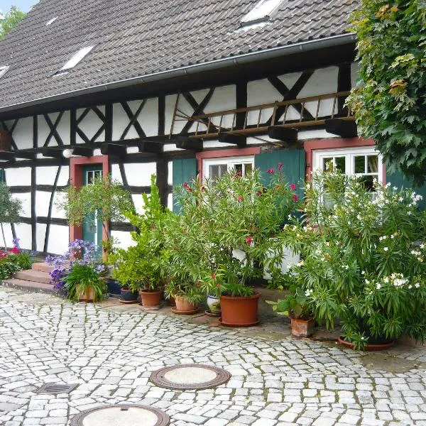 Holiday Home Haus Schwärzel by Interhome, hotel en Neuried