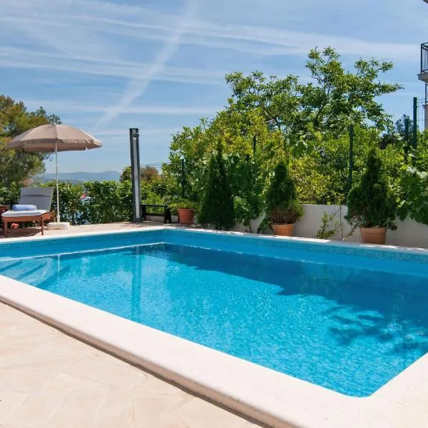 Holiday Home Villa Anita by Interhome, hotel i Okrug Gornji