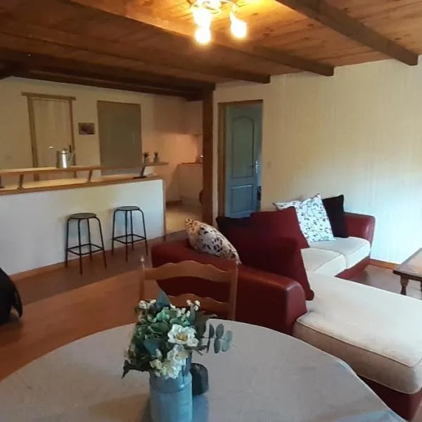 L' appartement du Camping Hautoreille, hotell i Frécourt