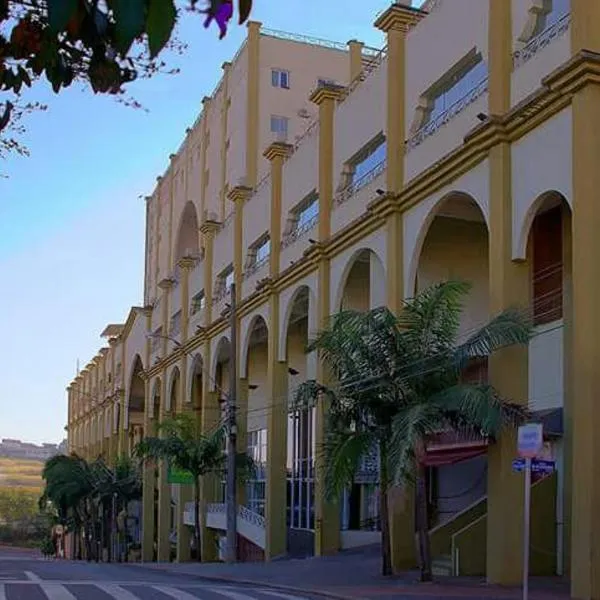 Saint James Palace Hotel, viešbutis mieste Lensois Paulista