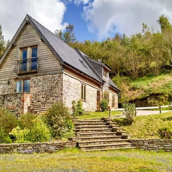 Hiraeth, hotel in Penybont
