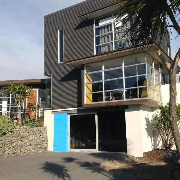 Top Floor Bed and Breakfast, hotel em Paraparaumu Beach