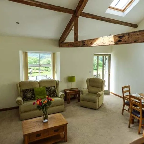 Ghyll Bank Cow Shed, hotel in Staveley