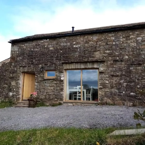 Rural getaway with a view - Old Spout Barn, hotel a Sedbergh