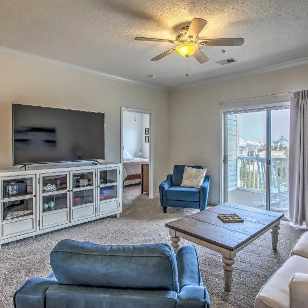 7 Mi to Myrtle Beach Boardwalk Condo with Balcony!、マートルビーチのホテル