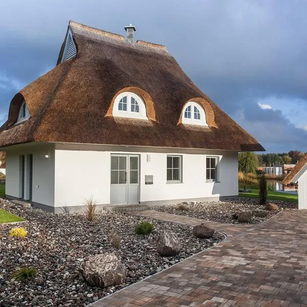 Ferienhaus Haubenlerche 40、Fuhlendorfのホテル