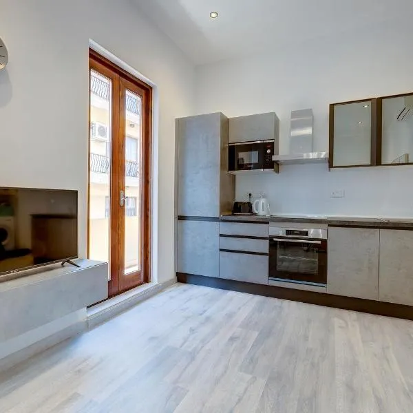 Modern Apartment in the Best Area of Sliema, hotel in Sliema
