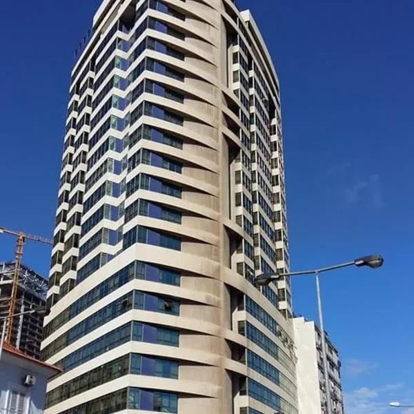 Apartamento com Vista para a Baía de Luanda, hotel in Panguila