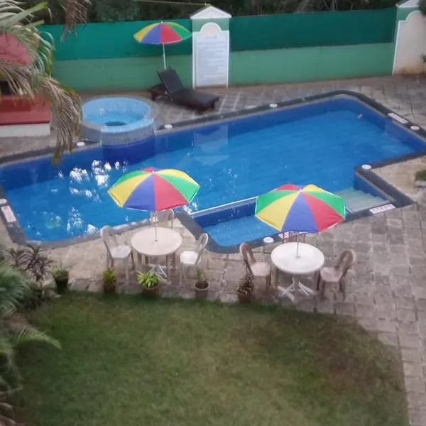 Viesnīca Goa Garden Resort - Sandray Apartments & Villa at Benaulim - Colva beach pilsētā Kolva