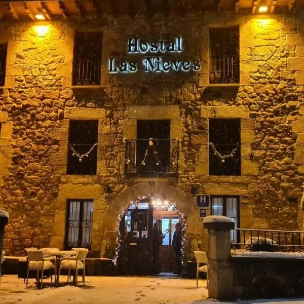 Hostal Las Nieves, hótel í Salduero