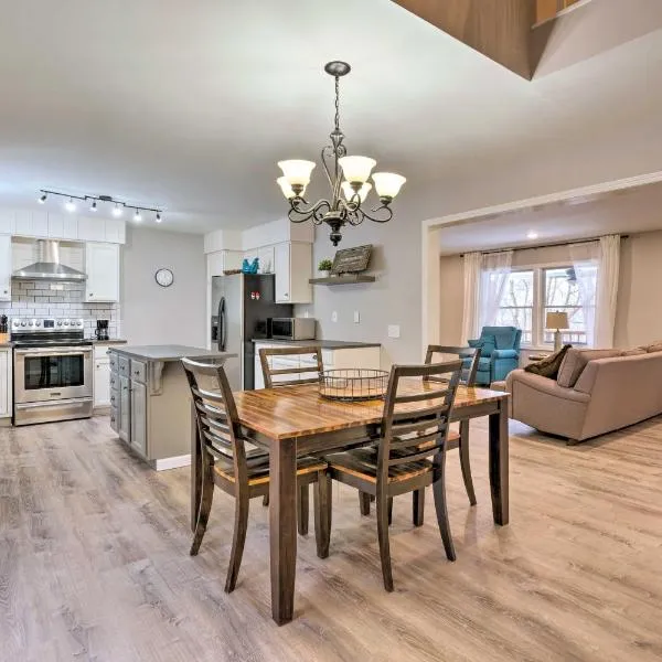 Hilltop Home Inside of Apple Valley!, hotel i Mount Vernon