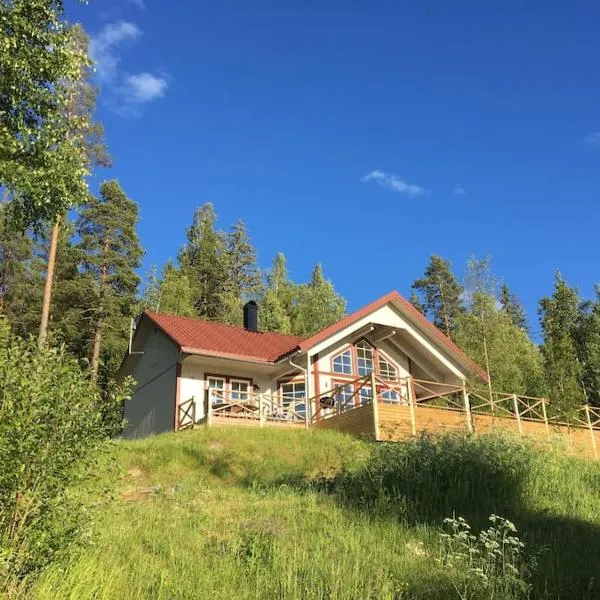 Cozy house in Järvsö with a stunning view, hotel v destinaci Ljusdal
