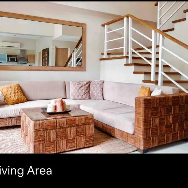 Pico de Loro 2 BD Garden Loft with Lagoon View, hotel v destinaci Nasugbu