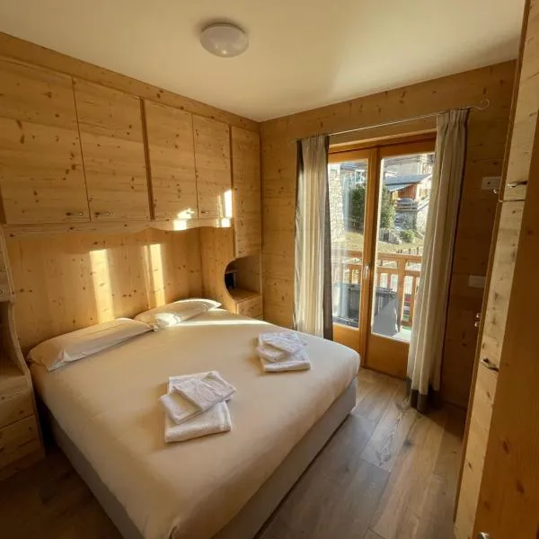 Trilocale Ortles - Residenza Vallecetta 2, hotel en Piatta