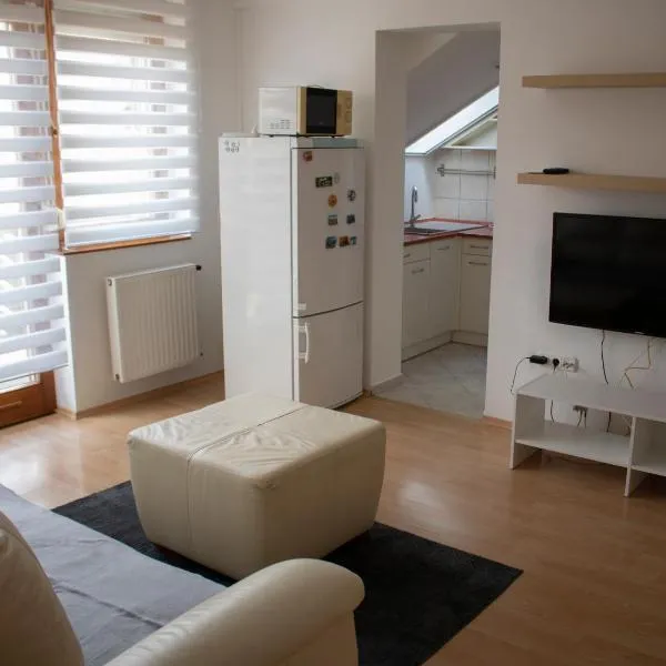 Csalogány Apartman, viešbutis mieste Alsónána